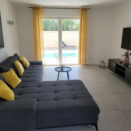 Haus Dalmatia With Heated Pool Appartement Bibinje Buitenkant foto