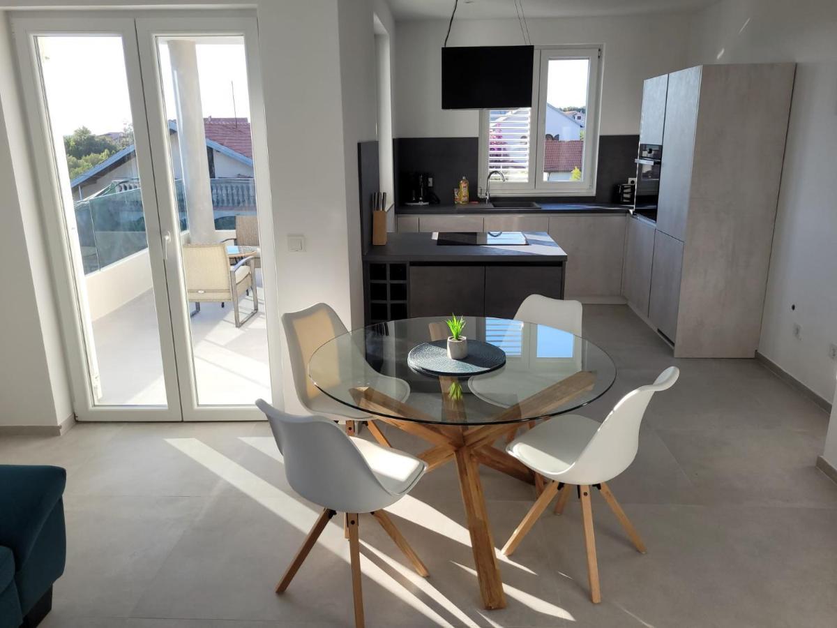 Haus Dalmatia With Heated Pool Appartement Bibinje Buitenkant foto