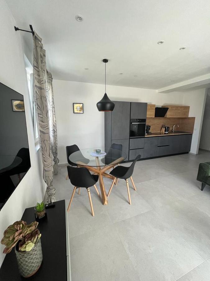 Haus Dalmatia With Heated Pool Appartement Bibinje Buitenkant foto