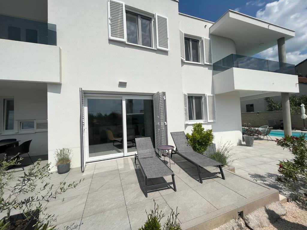 Haus Dalmatia With Heated Pool Appartement Bibinje Buitenkant foto