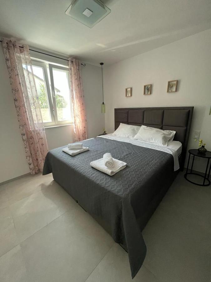 Haus Dalmatia With Heated Pool Appartement Bibinje Buitenkant foto