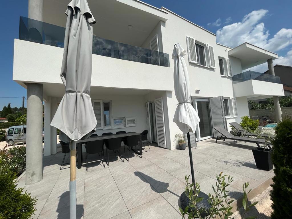 Haus Dalmatia With Heated Pool Appartement Bibinje Buitenkant foto