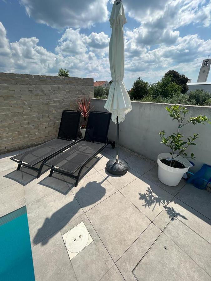 Haus Dalmatia With Heated Pool Appartement Bibinje Buitenkant foto